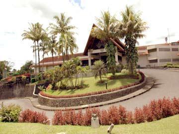 Hotel Pusako 武吉丁宜 外观 照片