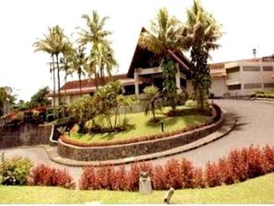 Hotel Pusako 武吉丁宜 外观 照片