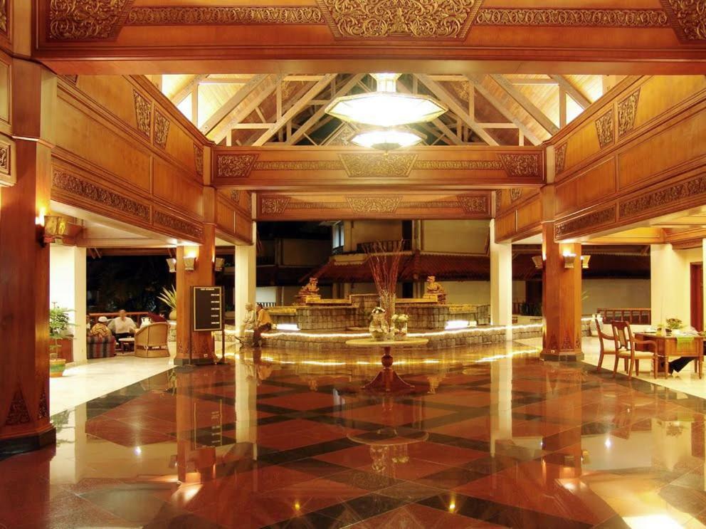 Hotel Pusako 武吉丁宜 外观 照片
