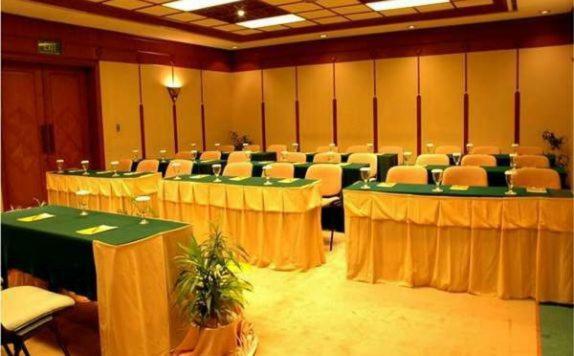 Hotel Pusako 武吉丁宜 外观 照片